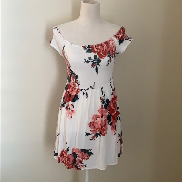 Tobi DARLIN' ROSE PRINT SKATER DRESS - Picture 3 of 10